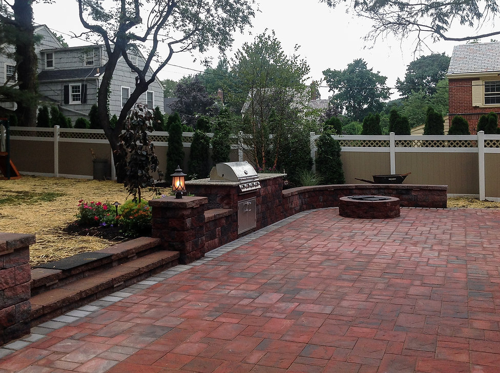 Outdoor Living & Kitchens